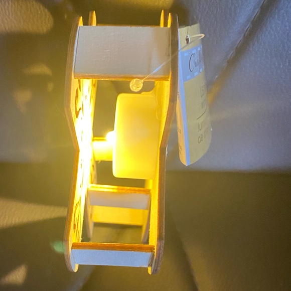 Darling Wood cross Light Up NO PLUG in required NWT - Picture 7 of 10